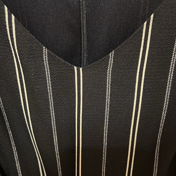 Black & white striped jumpsuit with belt size 8 - Picture 11 of 12